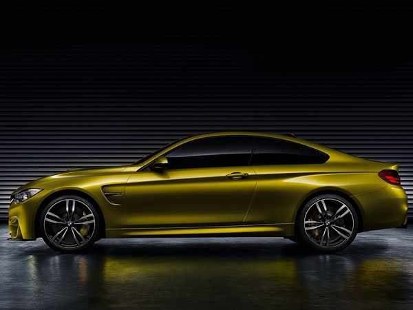  BMW M4 :  BMW M.