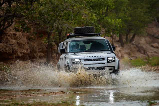  Land Rover Defender     Jaguar Land Rover    