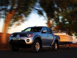 Mitsubishi L200     SUV Pick-Up  10  