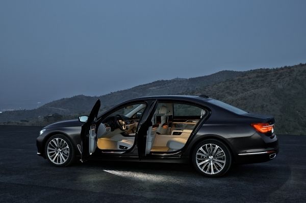  BMW 7 .