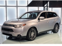 Mitsubishi Outlander    21 500 .  