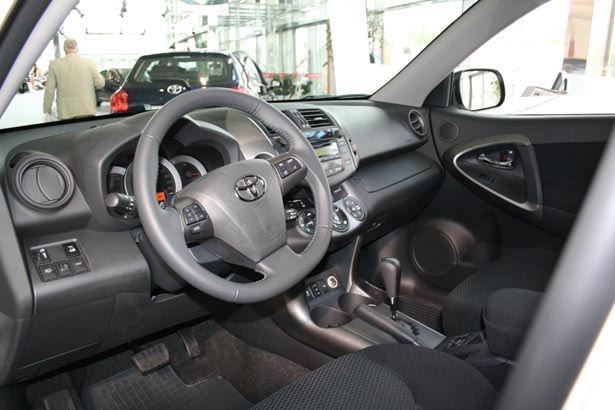 Toyota RAV4        « »