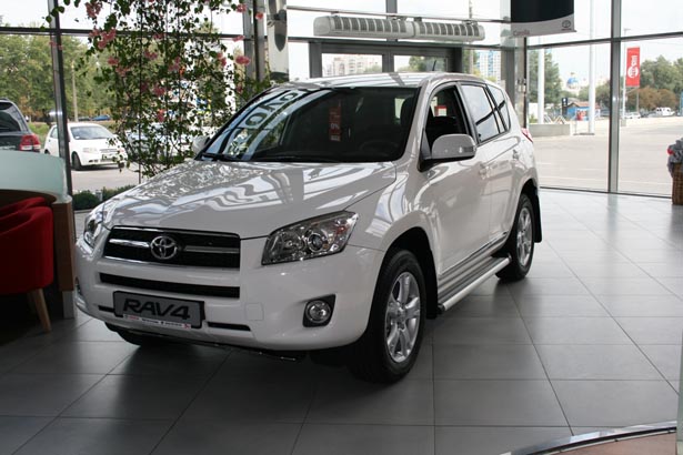 Toyota RAV4        « »